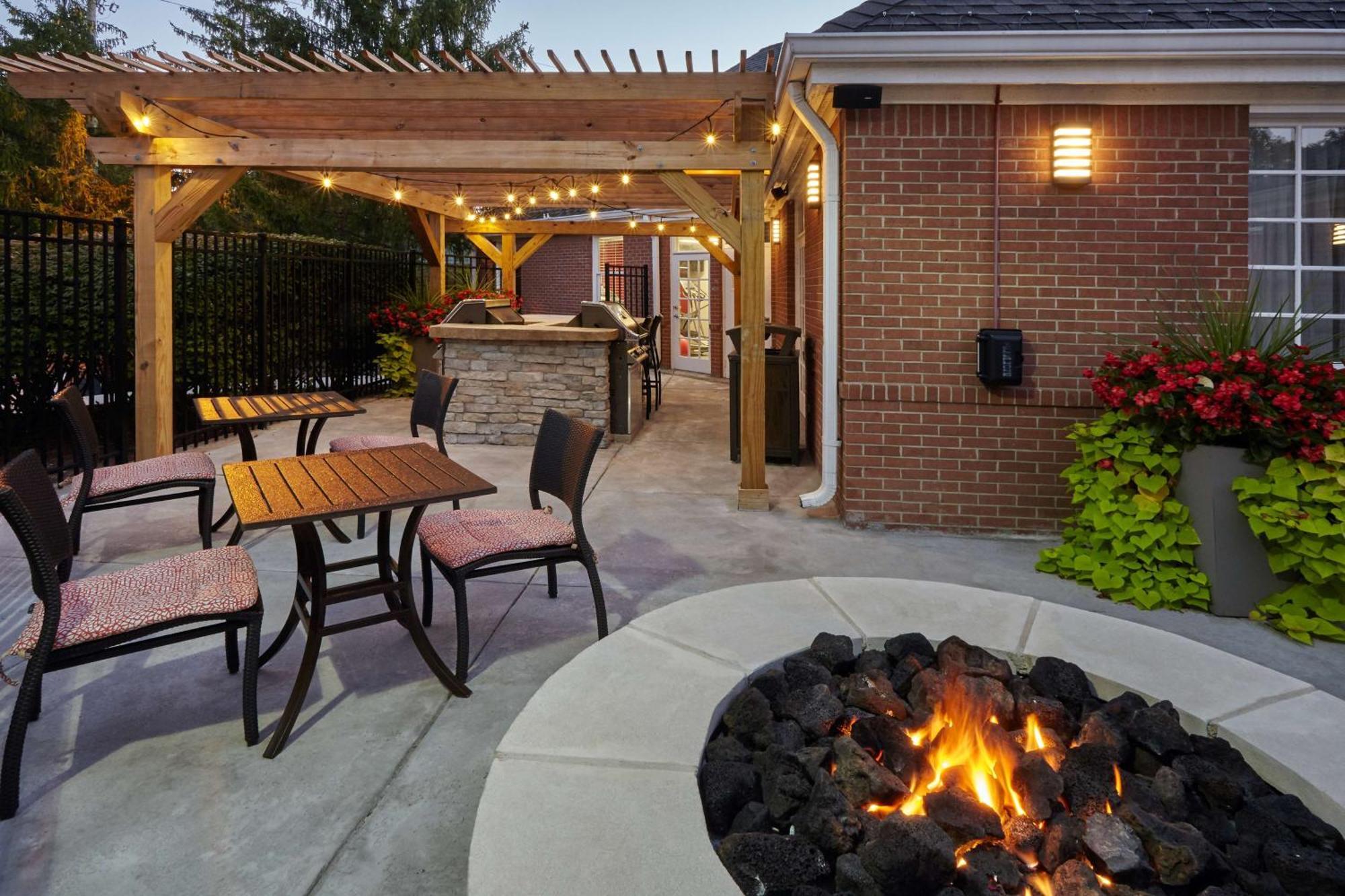 Homewood Suites By Hilton Indianapolis At The Crossing Indianápolis Exterior foto